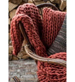 Koc pled Knitted 140 cm x 154 cm w odcieniach czerwonego